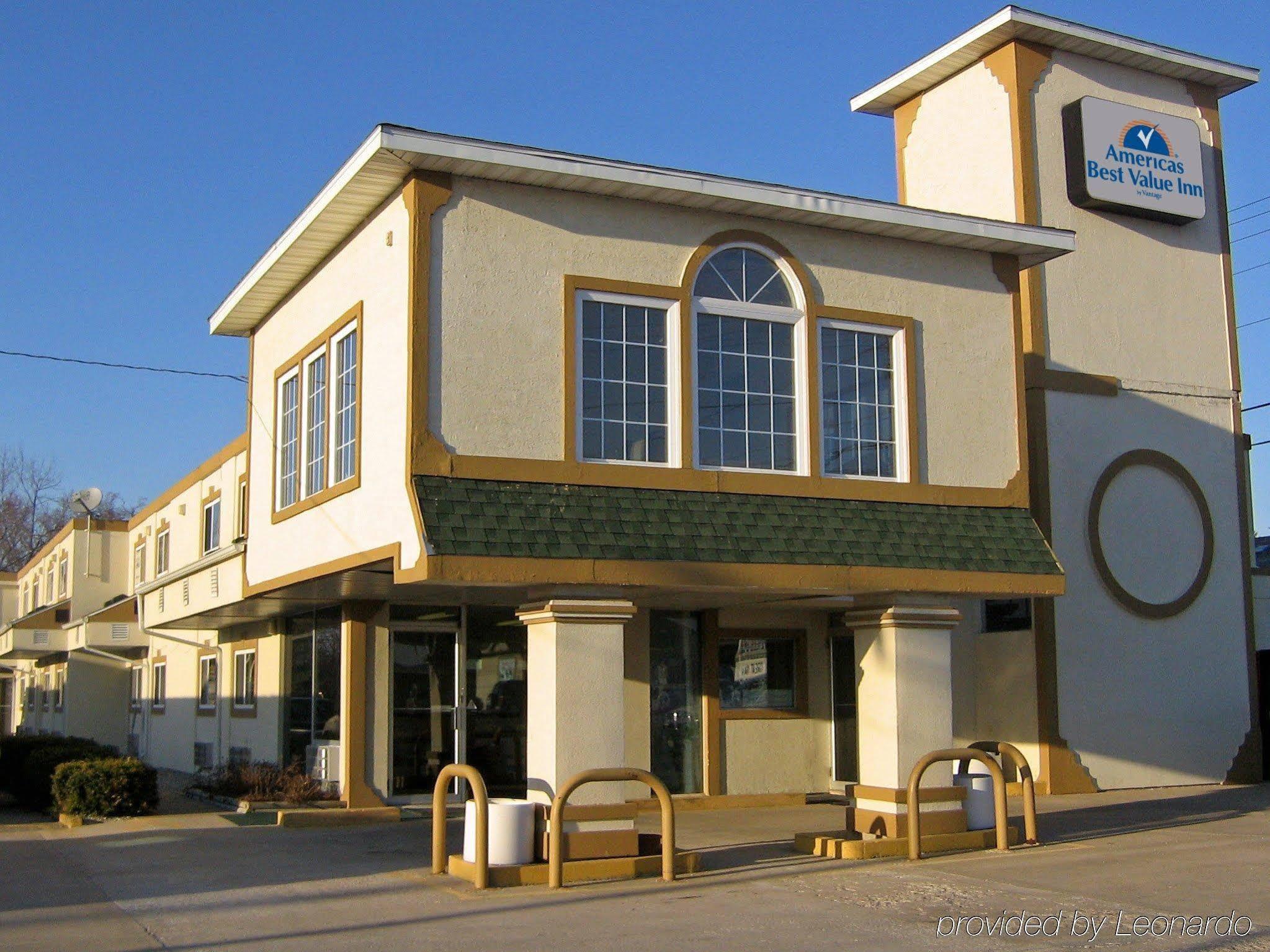 Americas Best Value Inn Macomb Экстерьер фото