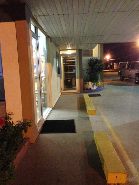 Americas Best Value Inn Macomb Экстерьер фото