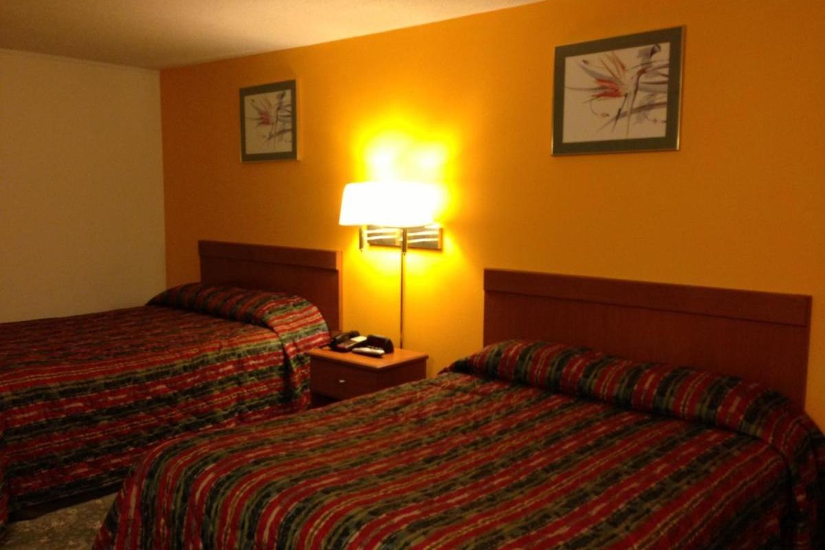 Americas Best Value Inn Macomb Экстерьер фото