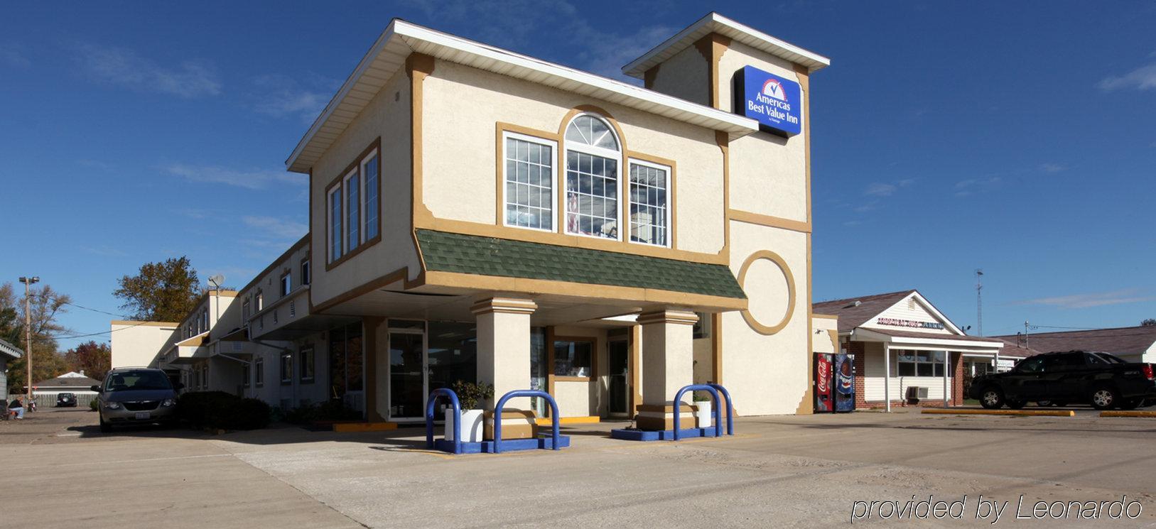 Americas Best Value Inn Macomb Экстерьер фото