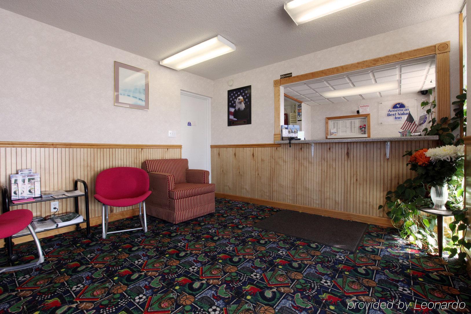 Americas Best Value Inn Macomb Интерьер фото
