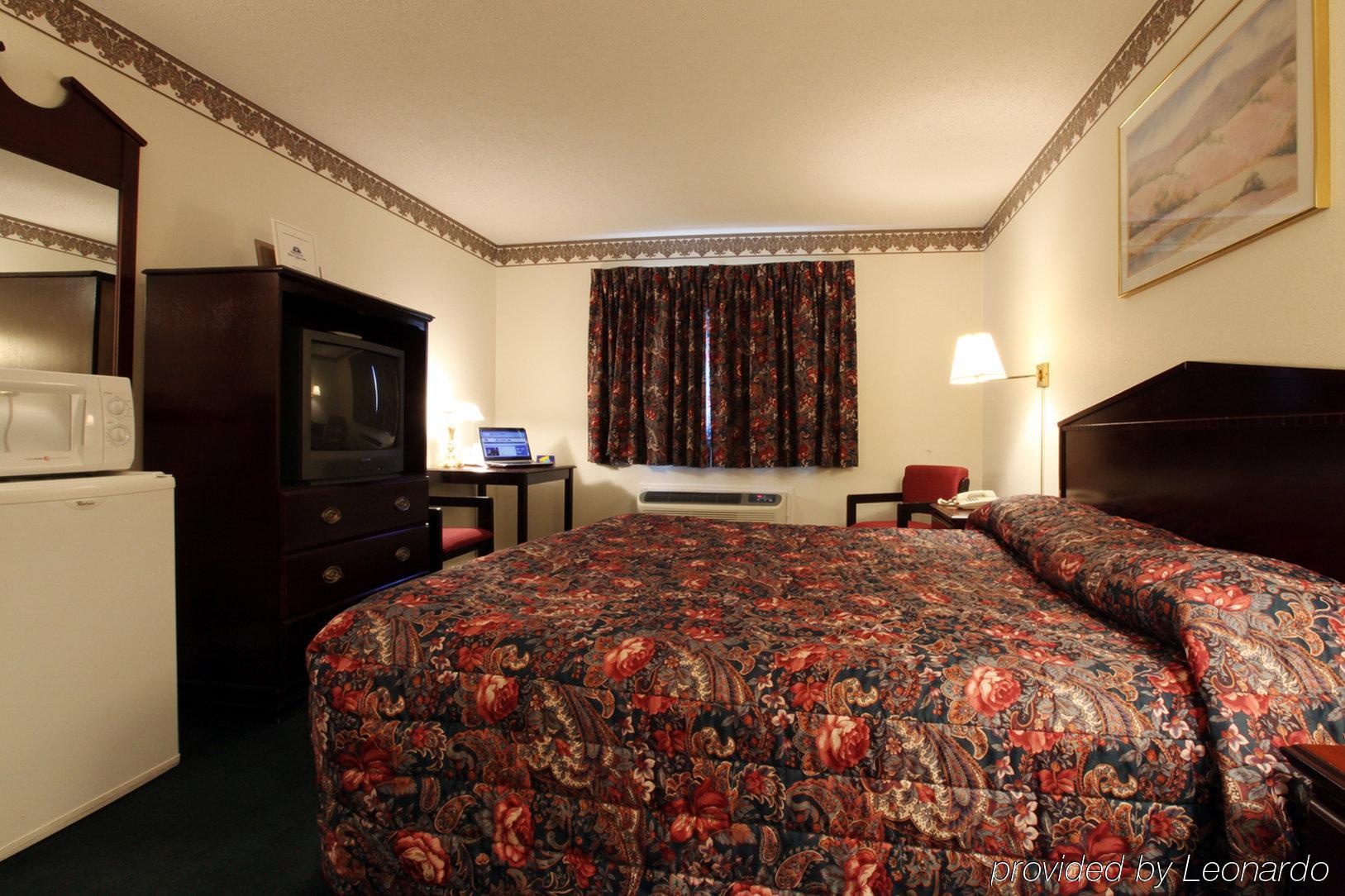 Americas Best Value Inn Macomb Номер фото