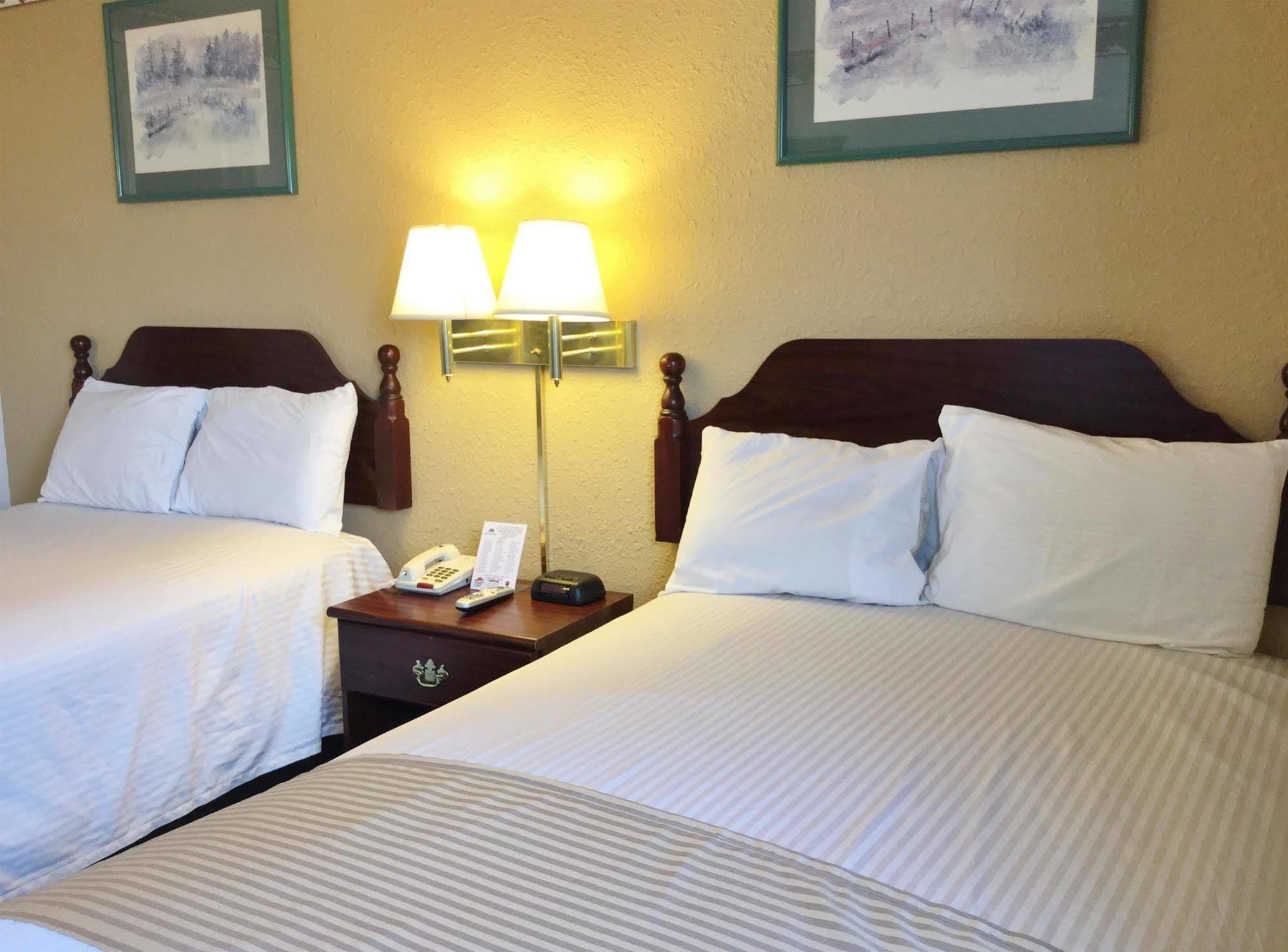 Americas Best Value Inn Macomb Экстерьер фото