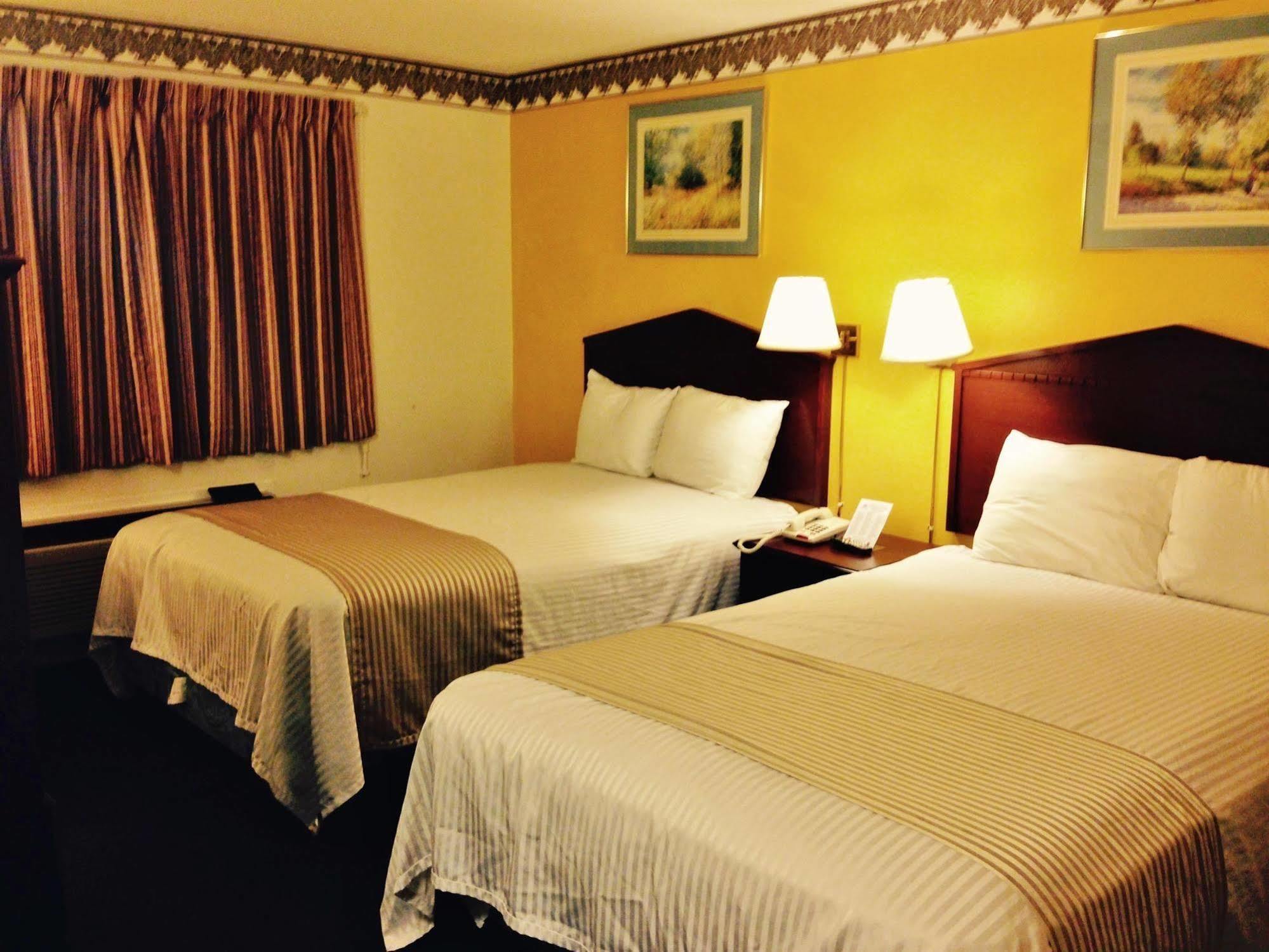 Americas Best Value Inn Macomb Экстерьер фото