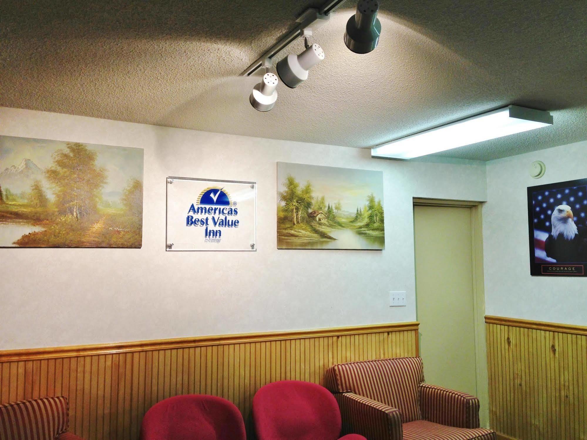 Americas Best Value Inn Macomb Экстерьер фото